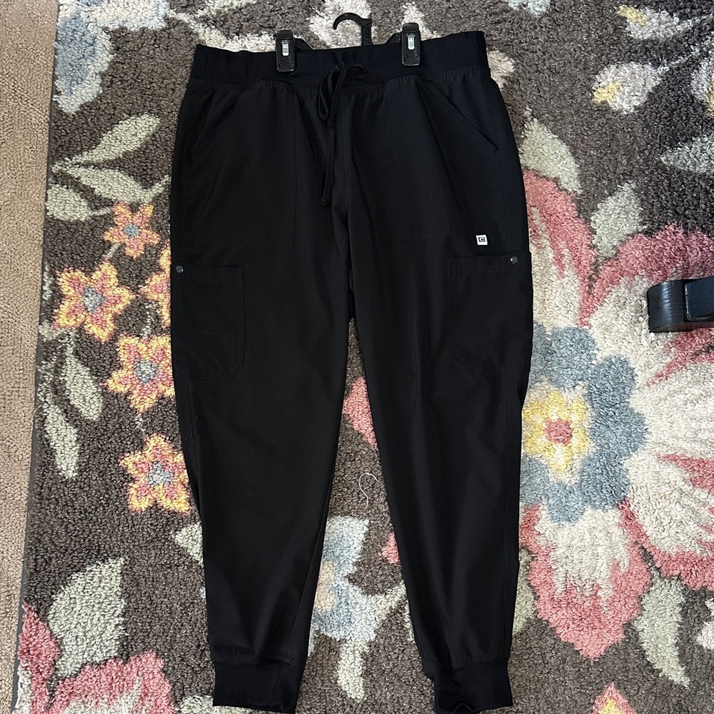 Cherokee scrubs 249AP Black Joggers Polyester medium petite adjustable waist